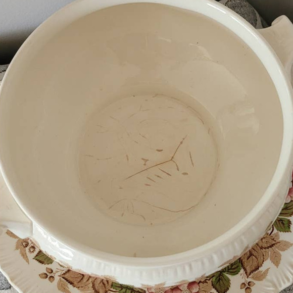 Wedgewood Wildbriar Soup Tourine and Platter - Picture 4 of 9